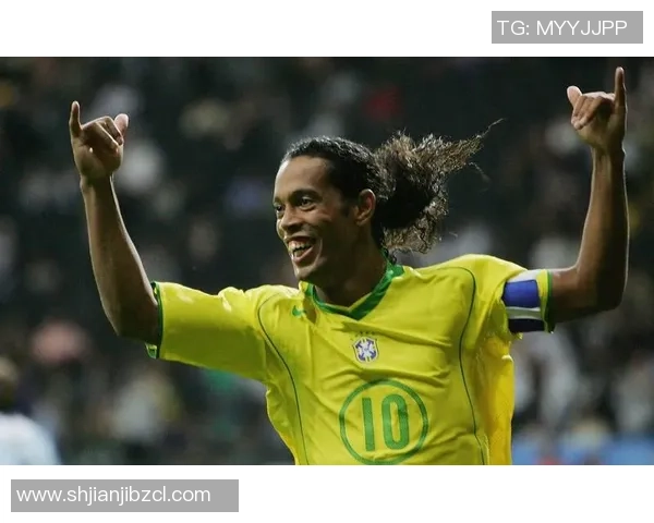 历史上足球球星世界排名榜单回顾与分析 揭示足坛传奇人物的辉煌成就