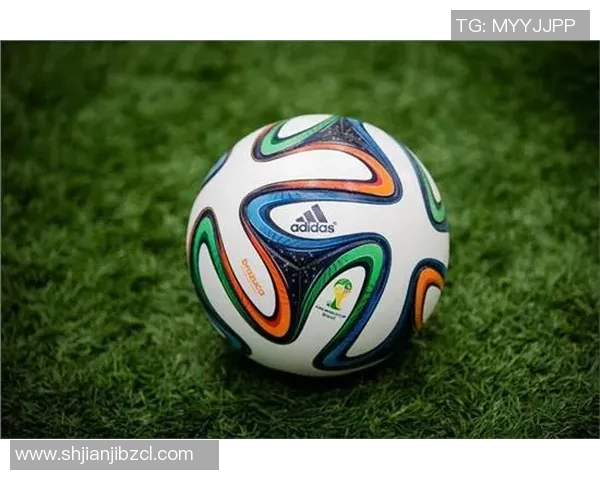 卡帕尼尼足球球星卡全套收藏盒开箱揭秘 高品质限量版球员卡尽在其中