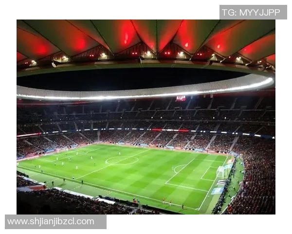 当足球巨星踏上绿茵场那一刻全场沸腾的入场瞬间解析 当足球巨星踏上绿茵场那一刻全场沸腾的入场瞬间解析