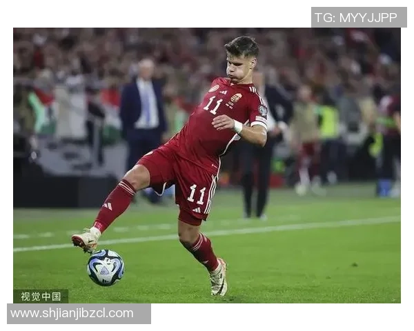 足球56号球星盘点 这些球员为球队带来非凡表现和精彩瞬间 足球56号球星盘点 这些球员为球队带来非凡表现和精彩瞬间