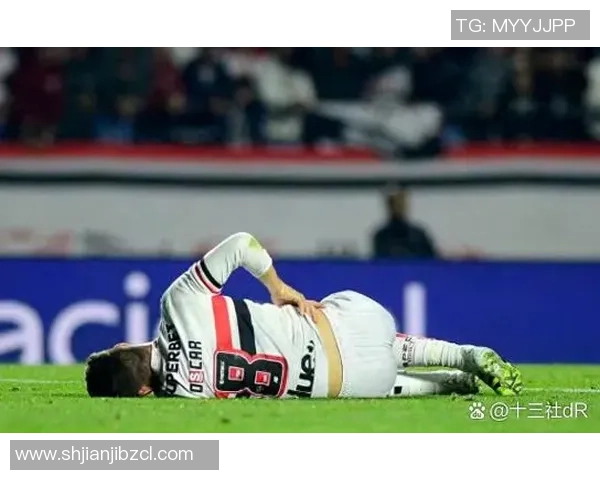 足球巨星突传病情消息引发球迷担忧健康状况成热议焦点