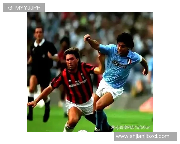 足球球星巅峰期实力排名分析：谁是历史最佳球员的顶尖之选