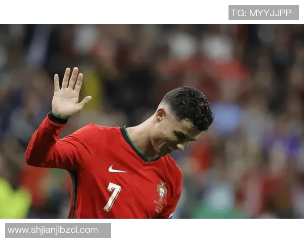 香港足球历史十位顶尖球星名单揭晓引热议 电竞赛场与绿茵场的传奇人物